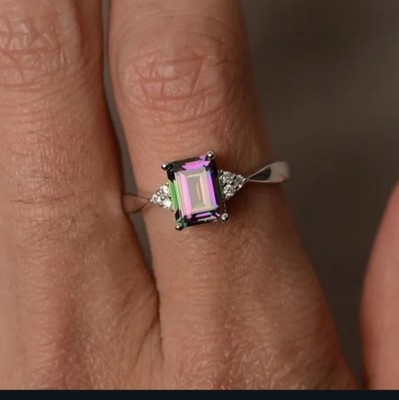 Exquisite Silver Plated Princess cut ring - Picture 2 of 14